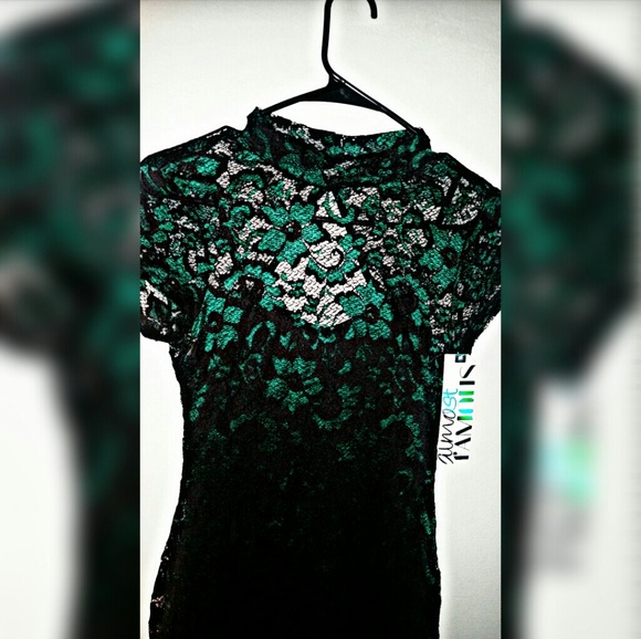 Almost famous lace dress - Picture 3 of 3